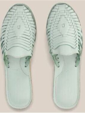 NWT Espiritu slip ons